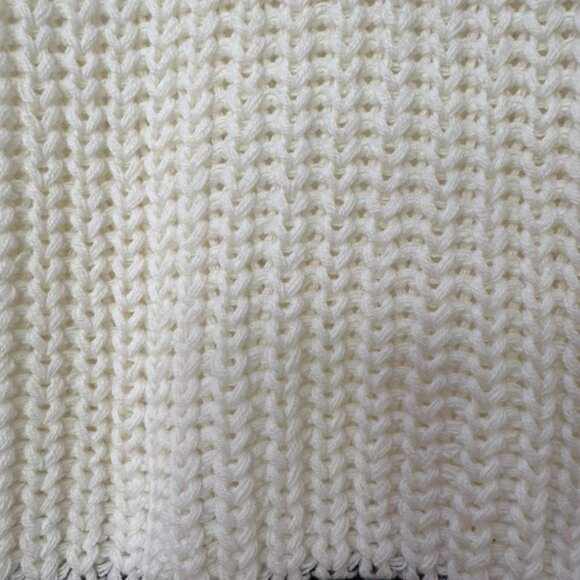 New with Tags Soft Chunky Knit Sweater Top- Small - Picture 5 of 8